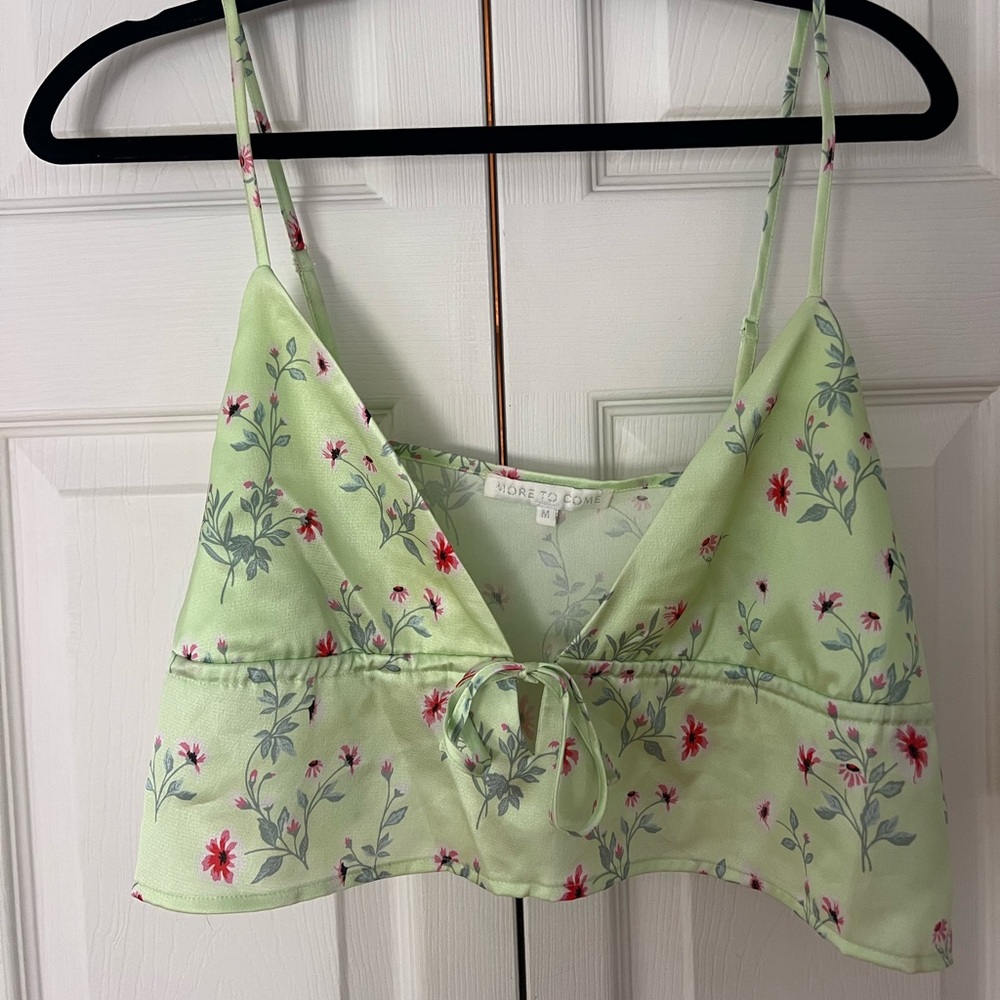 More to Come floral green Cropped Satin Tank